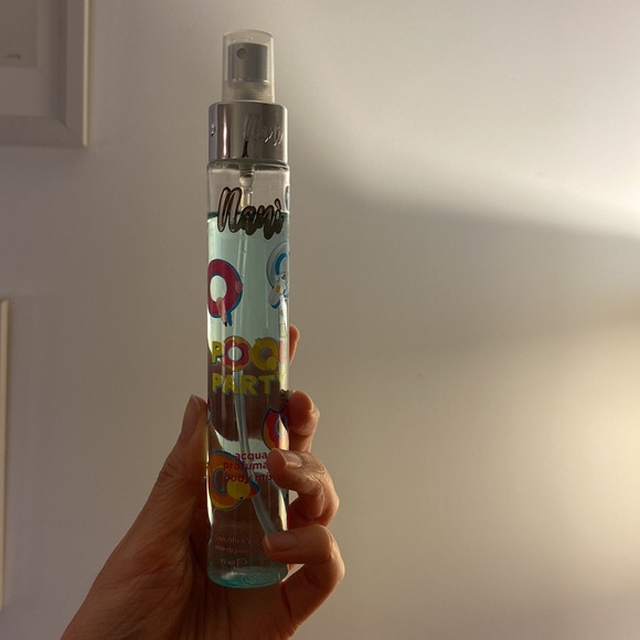 Nani pool party set alleged brandy Melville scent per tiktok - Picture 5 of 8